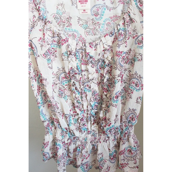 ♡ Mossimo - Ruffle Top ♡ - Picture 4 of 4